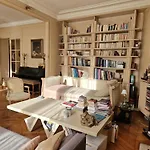 2 Private Rooms In An Elegant Haussmannian Appartement