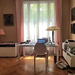 2 Private Rooms In An Elegant Haussmannian Appartement