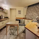 2 Private Rooms In An Elegant Haussmannian Appartement