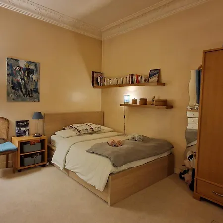 2 Private In An Elegant Haussmannian Paris