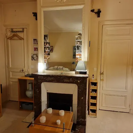 2 Private In An Elegant Haussmannian Homestay