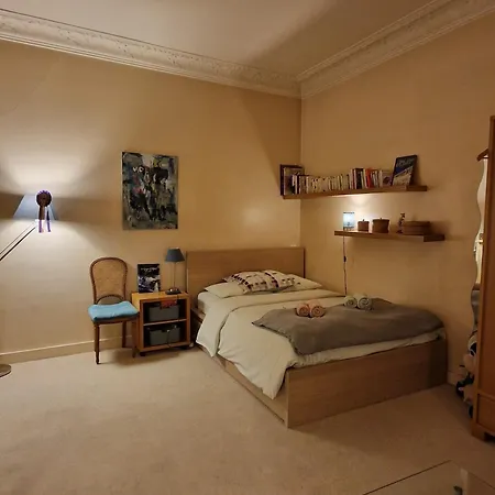 2 Private In An Elegant Haussmannian Homestay